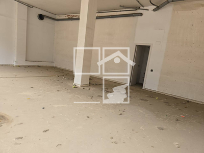 Inmueble en Plaza Comte Guifré    local, Barcelona