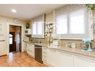 Local en BayÃ©s, Tona Barcelona