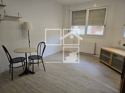 Inmueble en Calle Borges Blanques    bajos , Barcelona